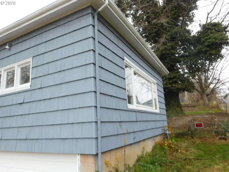 110 N Broad St, Weston, OR 97886 - Image #3