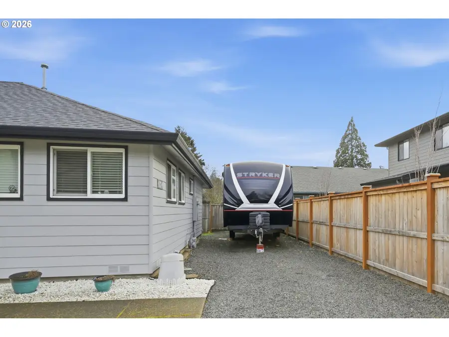 1271 Arcadia Dr, Eugene, OR 97401 - Image #3