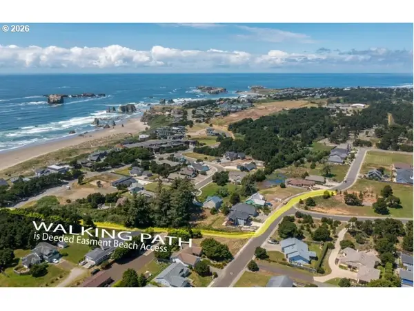 2754 Lincoln Ave, Bandon, OR 97411