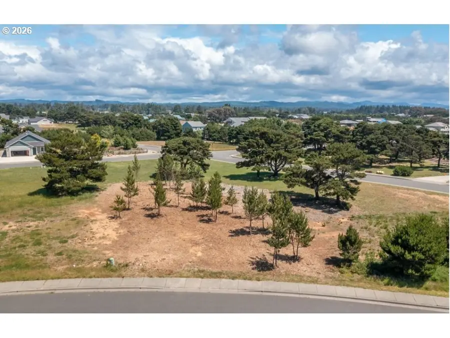 2754 Lincoln Ave, Bandon, OR 97411 - #3