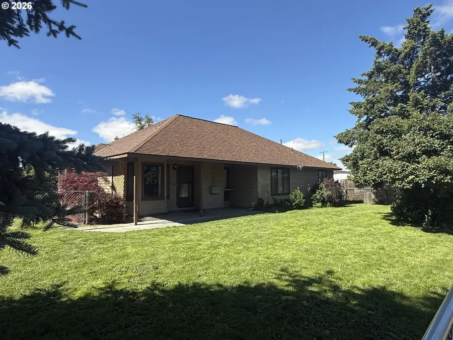 215 N Mill St, Goldendale, WA 98620 - #2