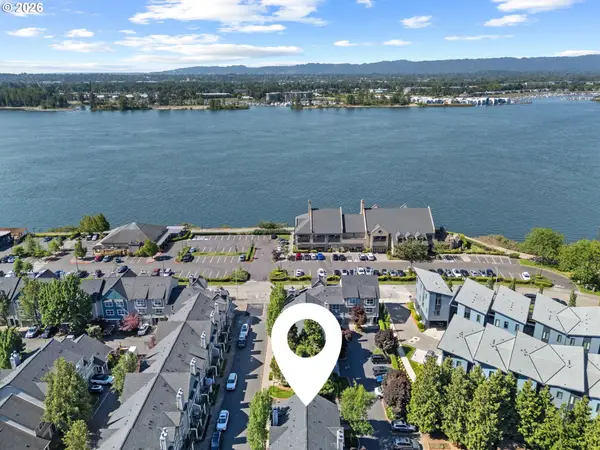1728 SE Halyard Ln, Vancouver, WA 98661