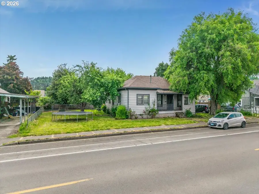 740 S 6th St, Cottage Grove, OR 97424 - #3