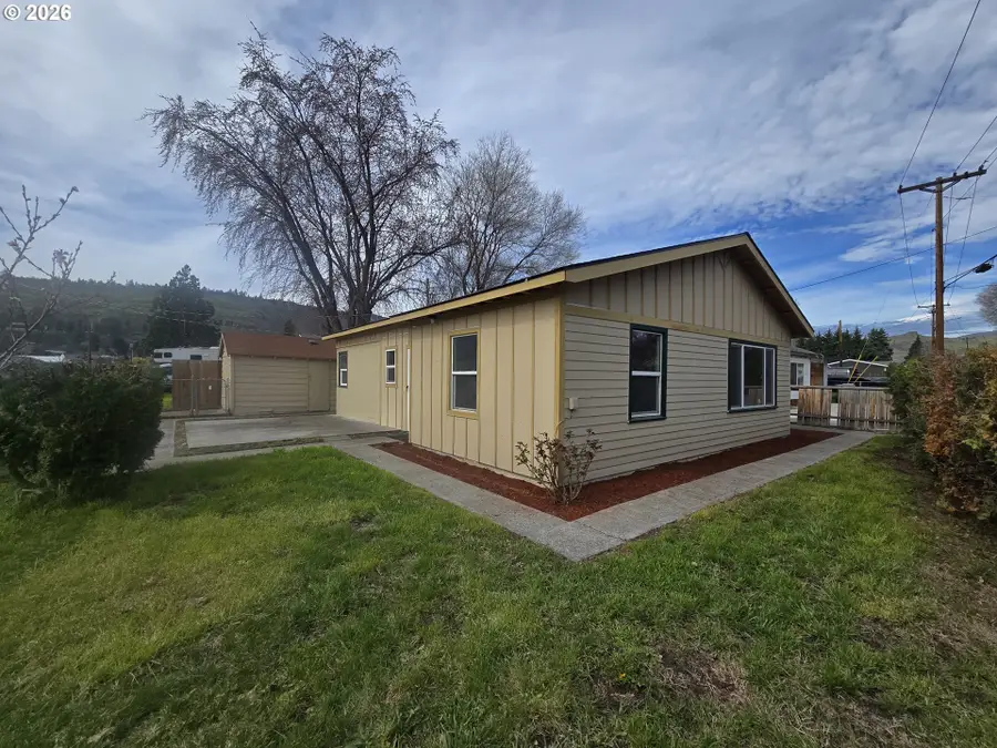 3208 W 7th St, The Dalles, OR 97058 - #2