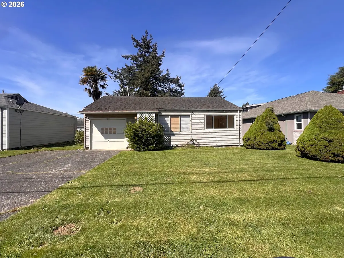 1023 N Knott St, Coquille, OR 97423 - #1