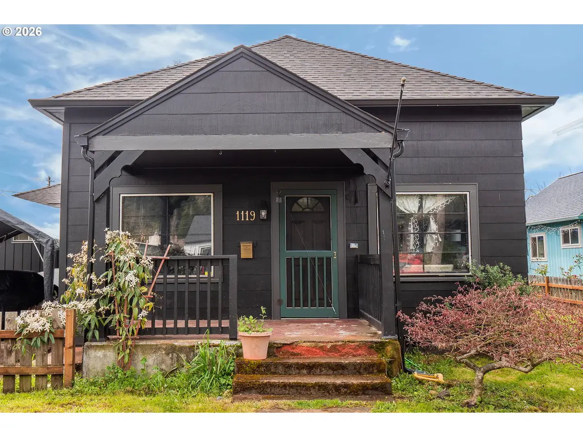 1119 Ash Ave, Cottage Grove, OR 97424 - #1