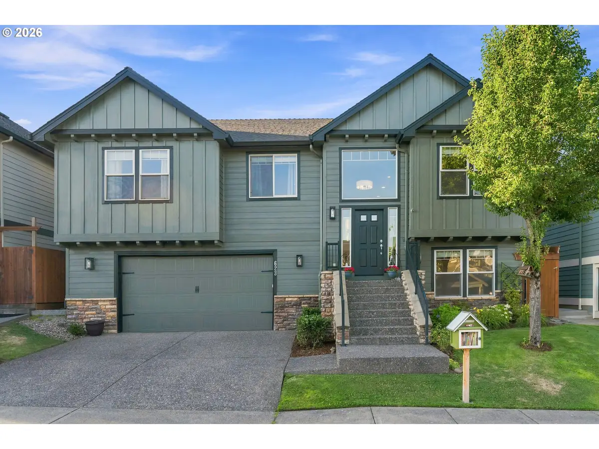 623 N V St, Washougal, WA 98671 - #1