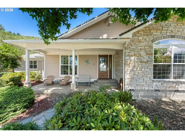 420 Cascara Ln, Roseburg, OR 97471