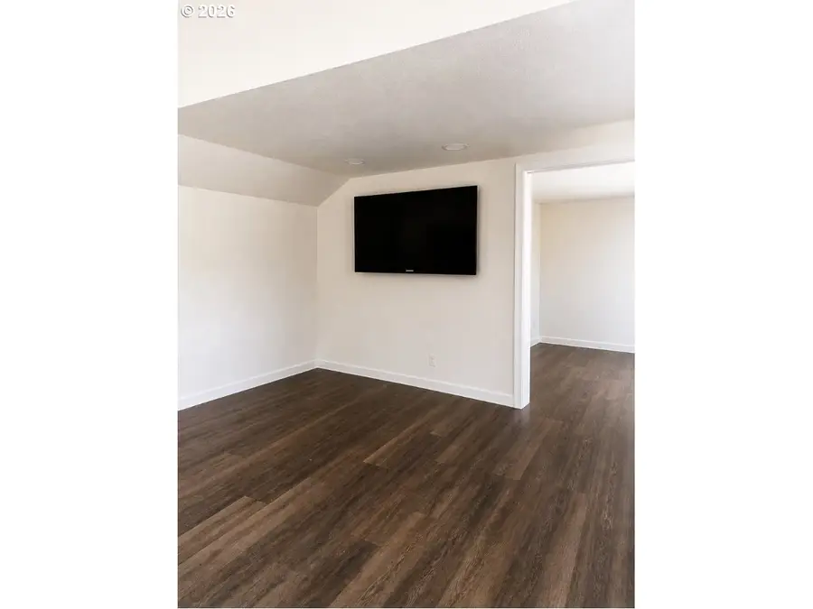 1649 Elm St, Sweet Home, OR 97386 - #2