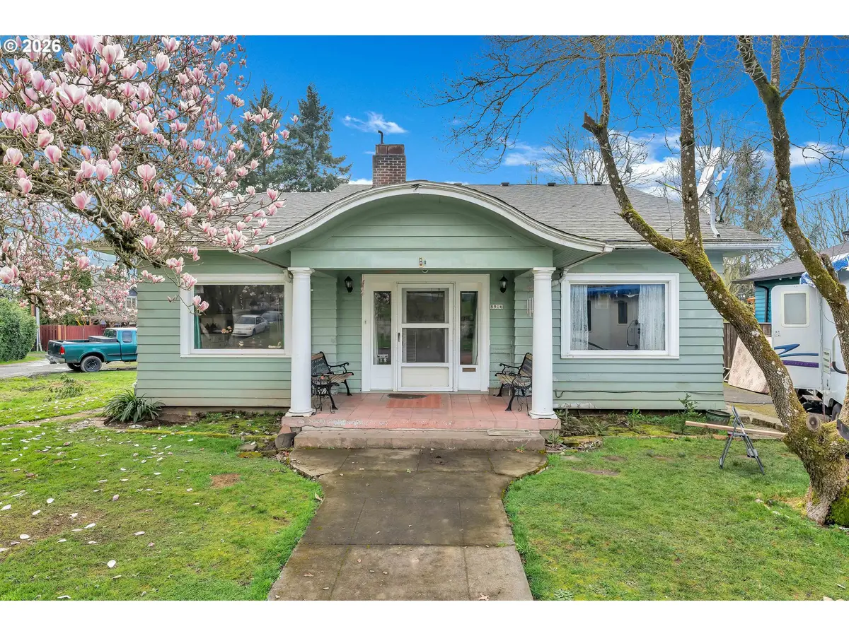 8906 N Willamette Blvd, Portland, OR 97203 - #1