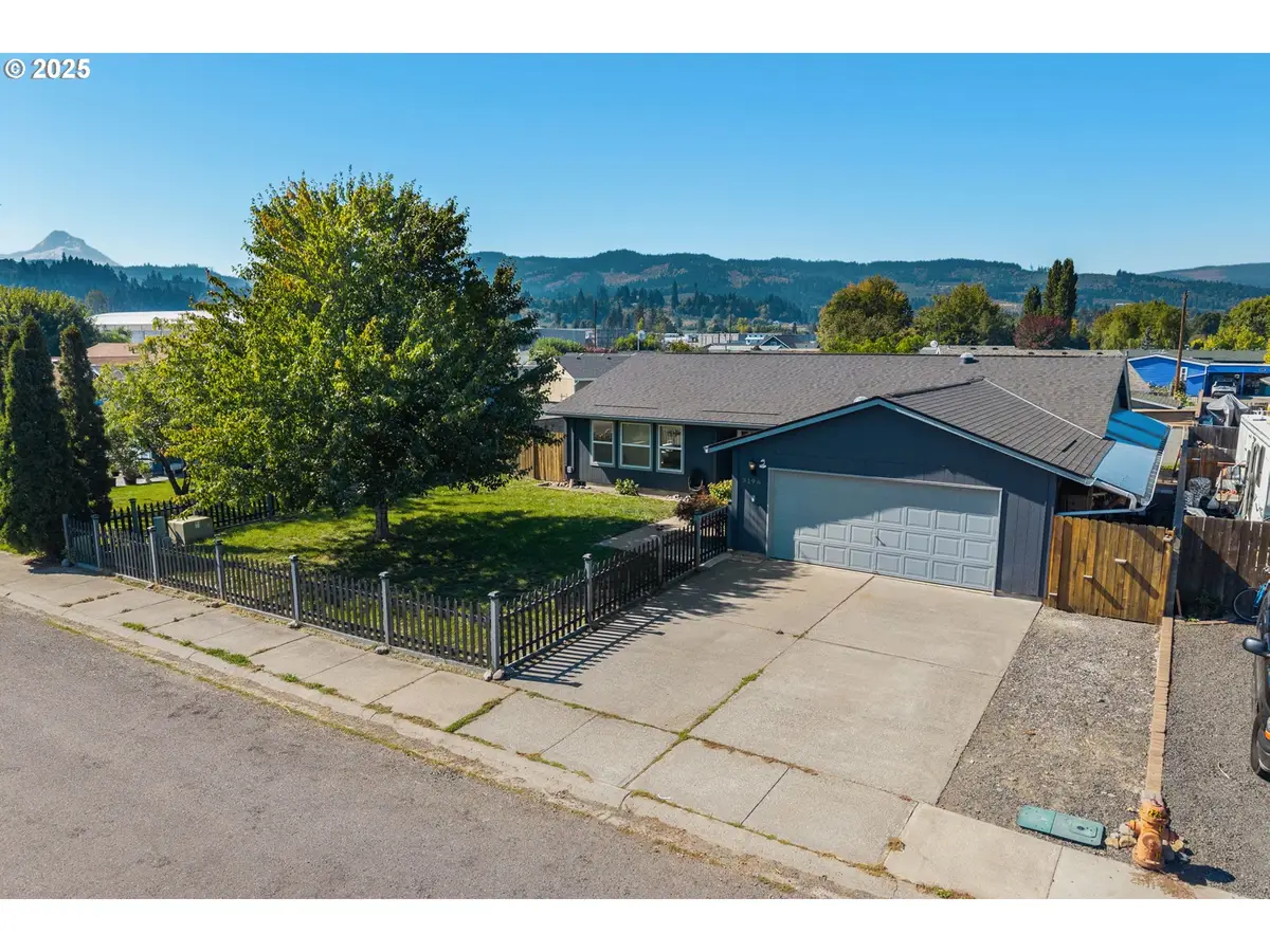3196 Midway Rd, Odell, OR 97031 - #1