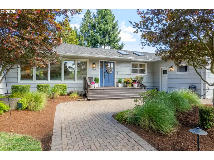 545 Dartmoor Dr, Eugene, OR 97401 - #3