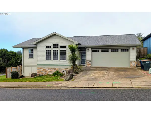 145 NE 71st St, Newport, OR 97365