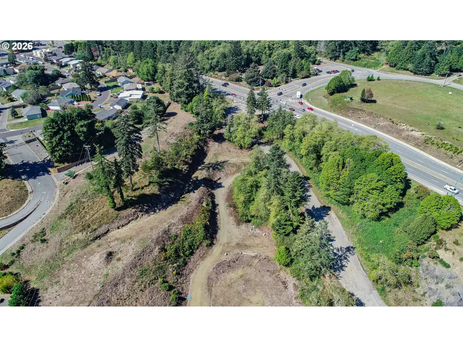 6420 Bridge St, Brookings, OR 97415 - #3