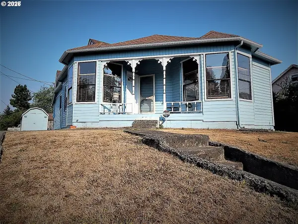 965 N Collier St, Coquille, OR 97423