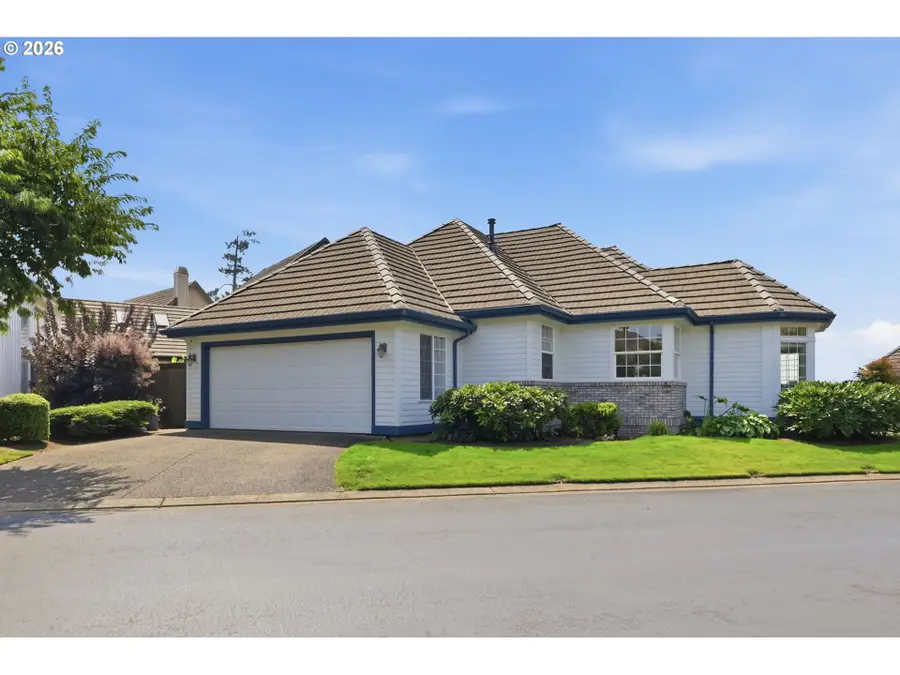 1810 Lake Shore Dr, Eugene, OR 97408 - #2
