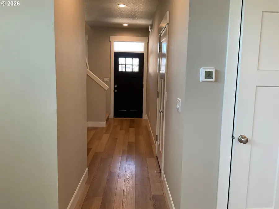 690 E 1st Ave, Estacada, OR 97023 - #2