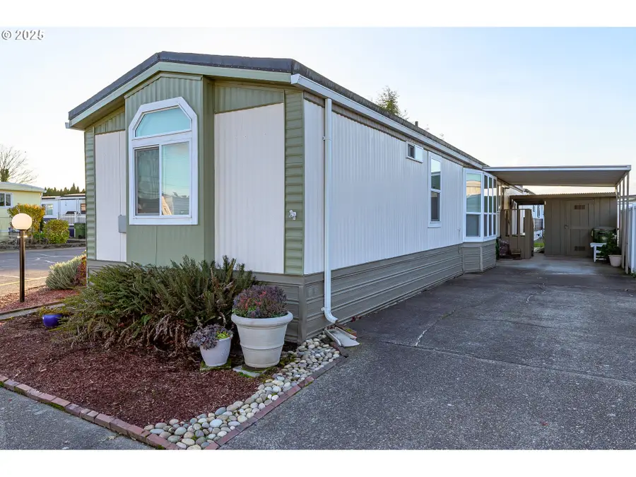 2902 E 2nd St, Newberg, OR 97132 - Image #2