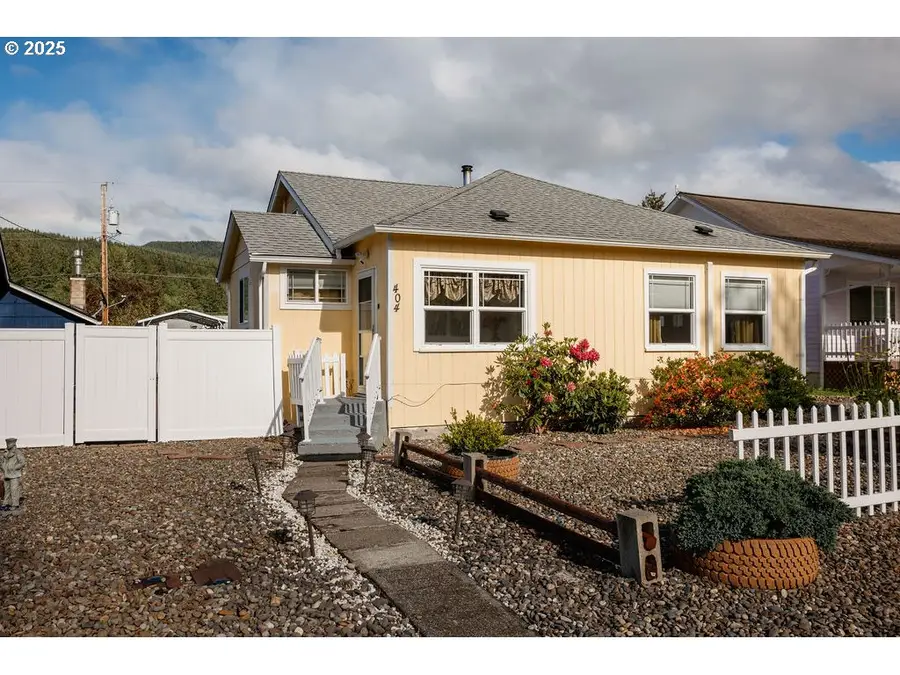 404 Jackson St, Ryderwood, WA 98581 - #2