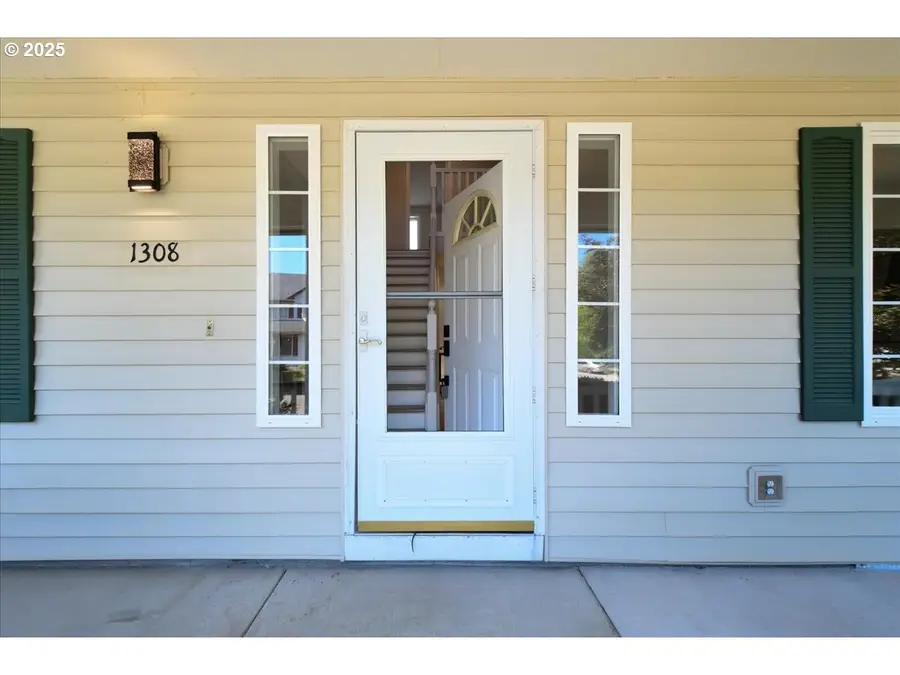 1308 NE 18th Ave, Battle Ground, WA 98604 - #2