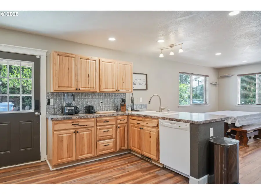 2210 Coal Creek Rd, Longview, WA 98632 - #2