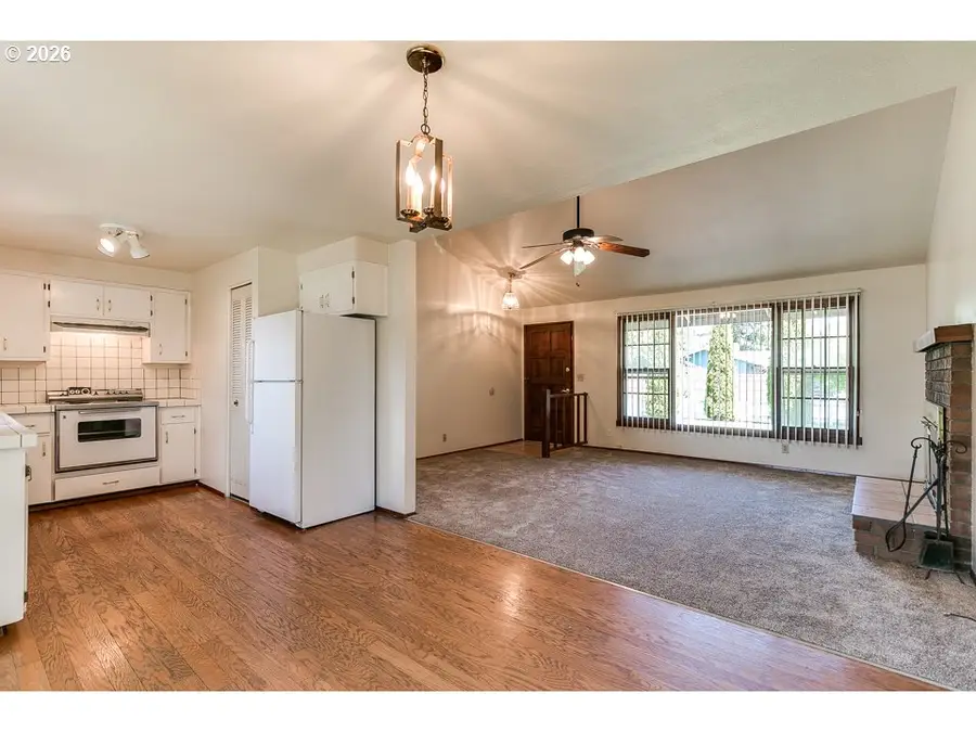 730 Arcadia Dr, Eugene, OR 97401 - #2