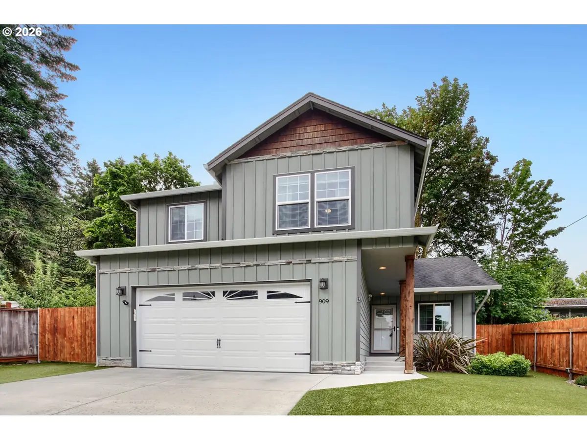 909 Highland St, Ridgefield, WA 98642 - #1