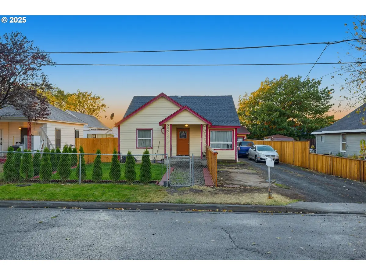 917 Robbins St, Milton Freewater, OR 97862 - Image #1