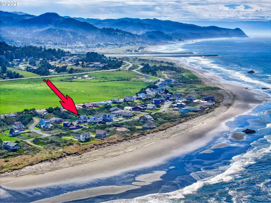 93890 Pebble Pl, Wedderburn, OR 97444 - #3