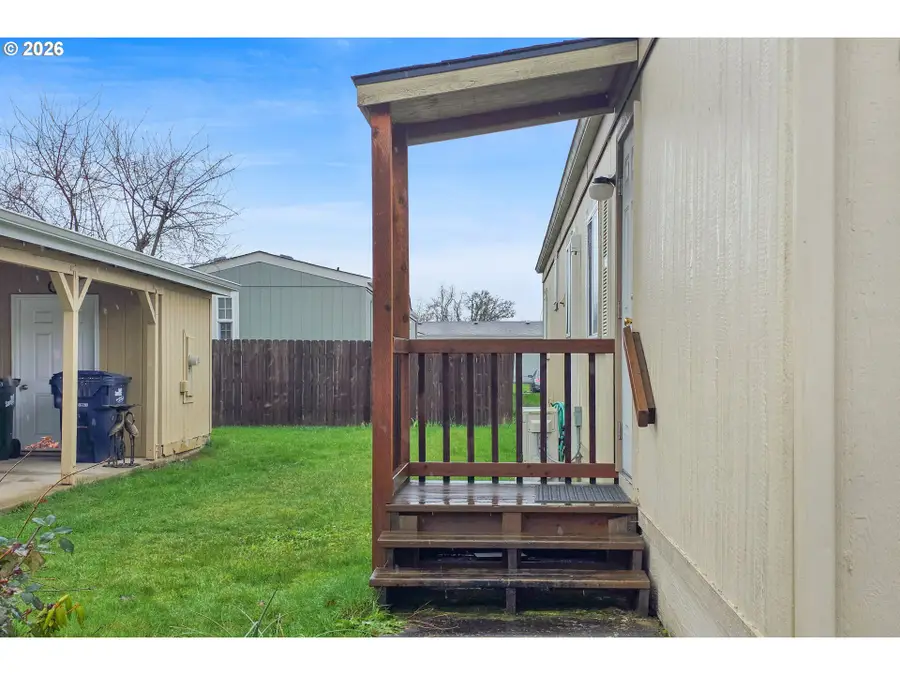 700 N Mill St #107, Creswell, OR 97426 - #3