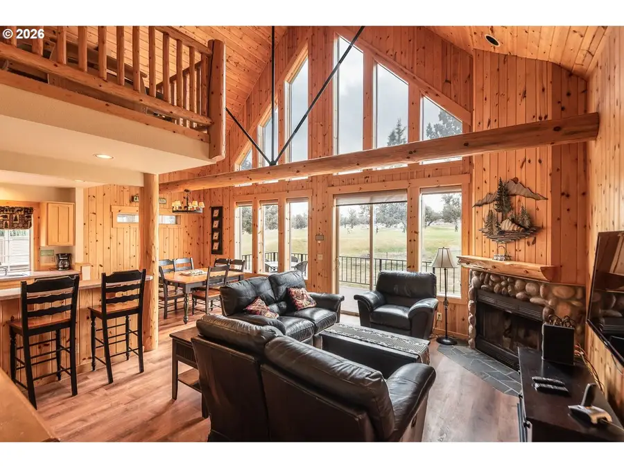 8968 Cliff Swallow Dr, Redmond, OR 97756 - #3