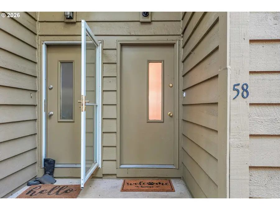 58 Cervantes Cir #8D, Lake Oswego, OR 97035 - #3