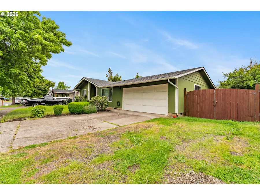 1735 Rainbow Dr, Springfield, OR 97477 - #2