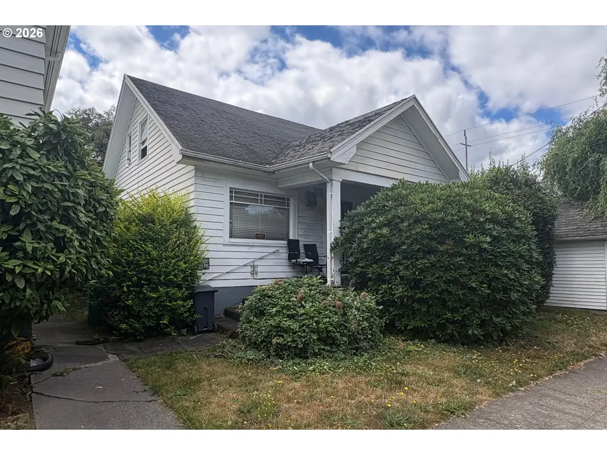 224 NE Mason St, Portland, OR 97211 - #1
