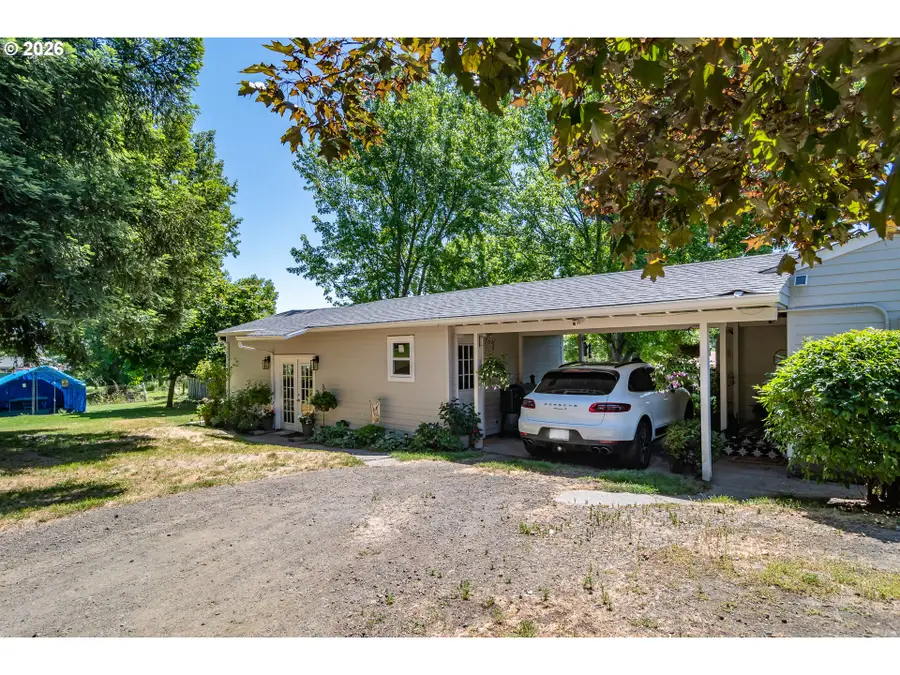 421 NW Cary St, Winston, OR 97496 - #2