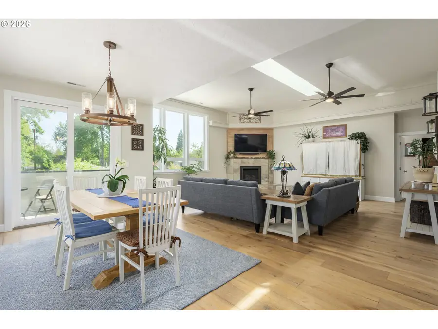 129 Arbor Dr, Eugene, OR 97404 - #3