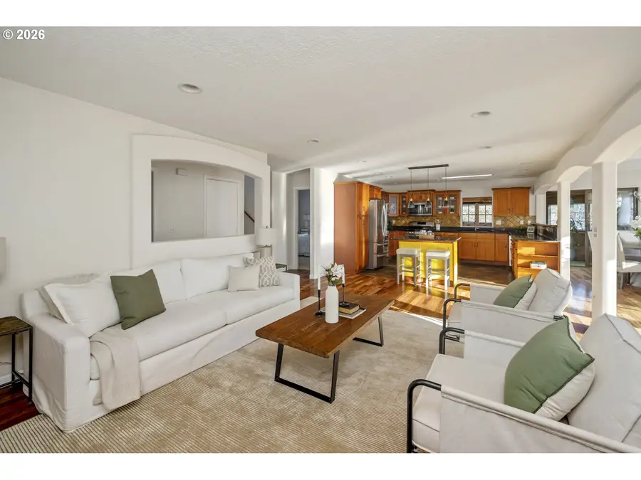 2704 Orchard Hill Ln, Portland West, OR 97035 - Image #2