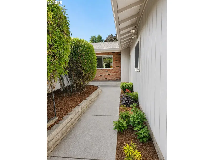 20025 SW Newcastle Dr, Beaverton, OR 97078 - #2