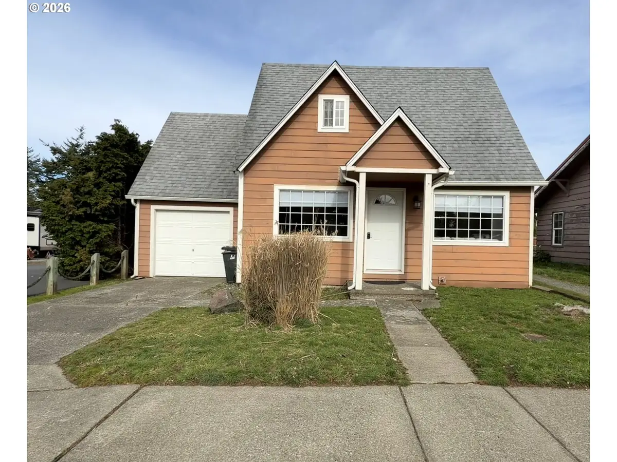 945 2nd St, Bandon, OR 97411 - #1