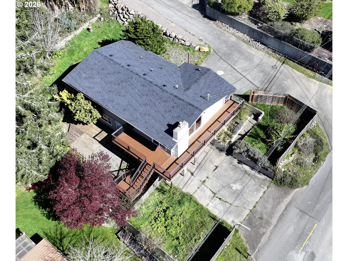 1214 Ransom Ave, Brookings, OR 97415 - #1