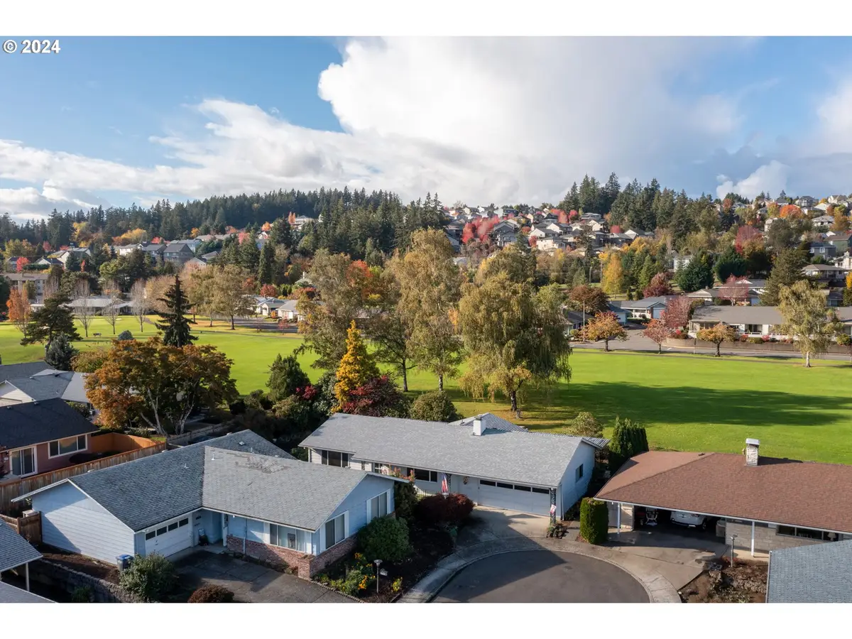 15775 SW Queen Victoria Pl, King City, OR 97224 - #1