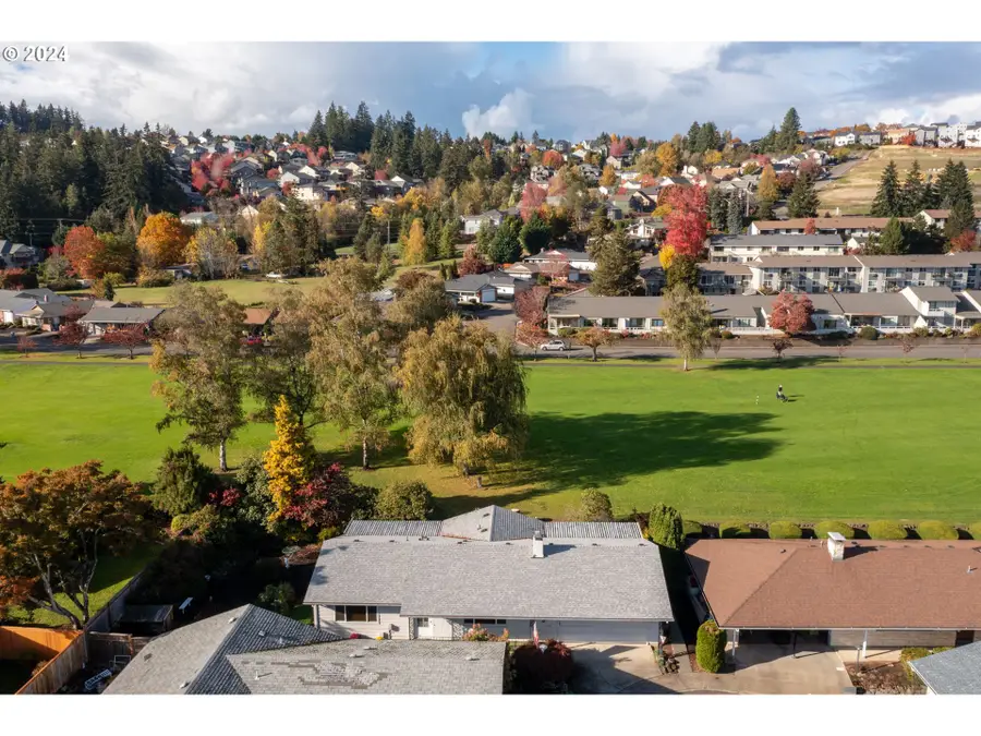 15775 SW Queen Victoria Pl, King City, OR 97224 - #2