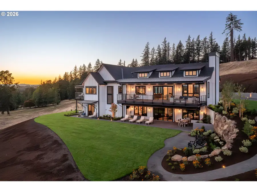 527 SW Hoffman Rd, Northwest Clackamas, OR 97068 - #2