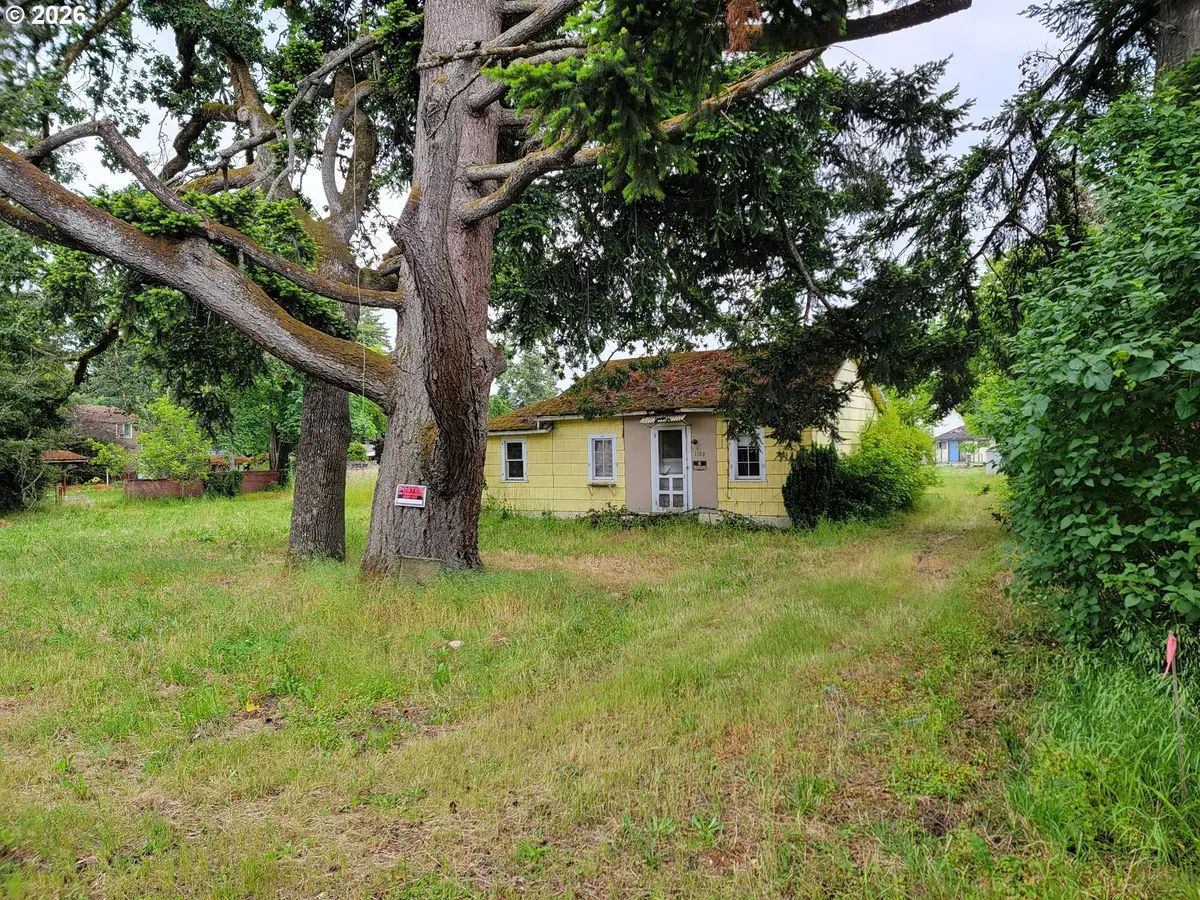 1100 E Santiam St, Stayton, OR 97383 - #1