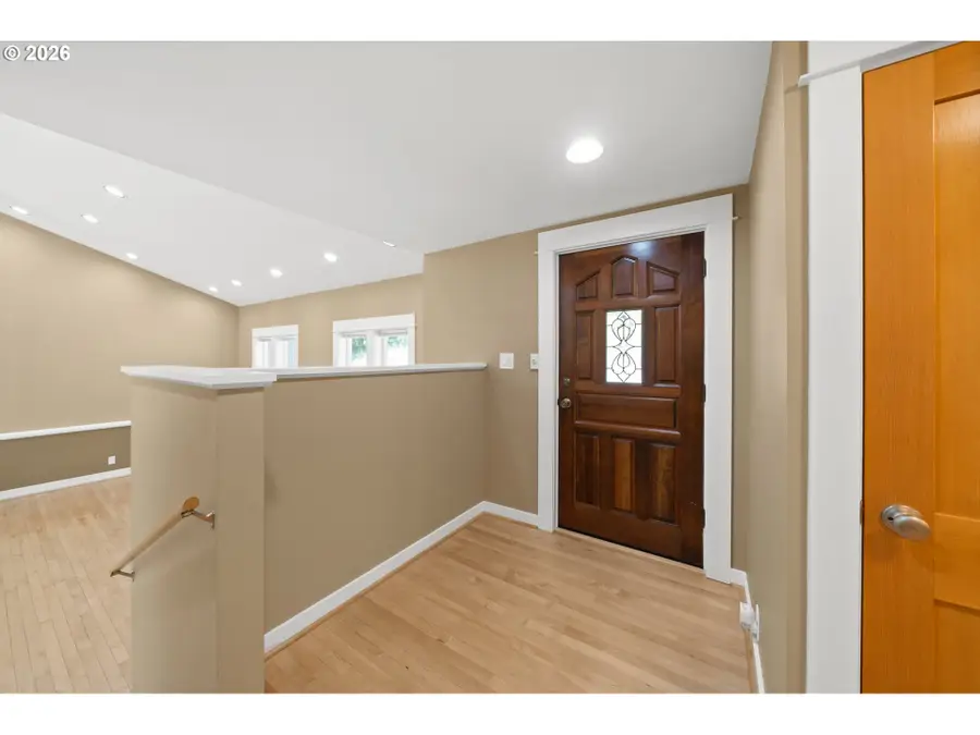 5140 Lower Dr, Lake Oswego, OR 97035 - #3