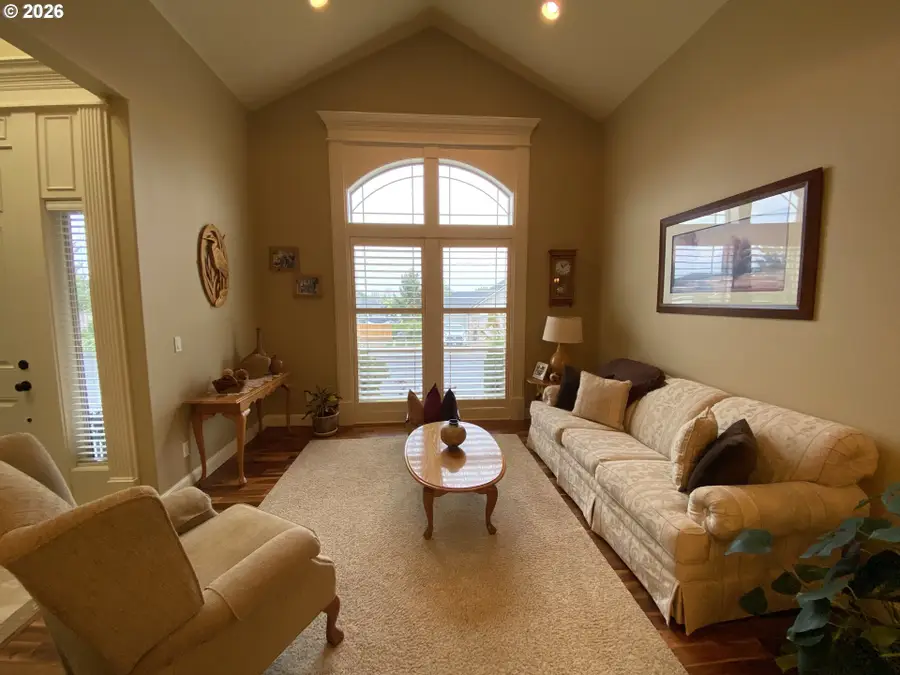 545 E 18th St, La Center, WA 98629 - #3