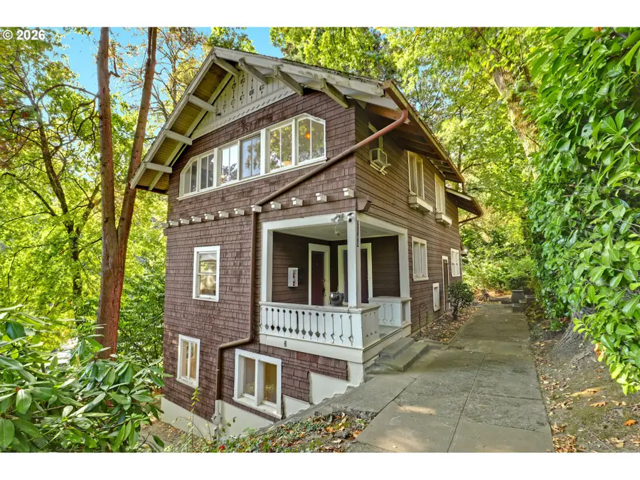 2160 SW Kings Ct, Portland, OR 97205 - #2