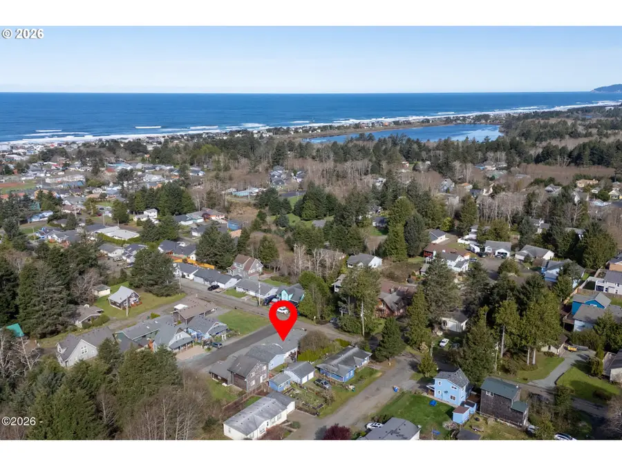 102 S Ocean Ave, Rockaway Beach, OR 97136 - #2