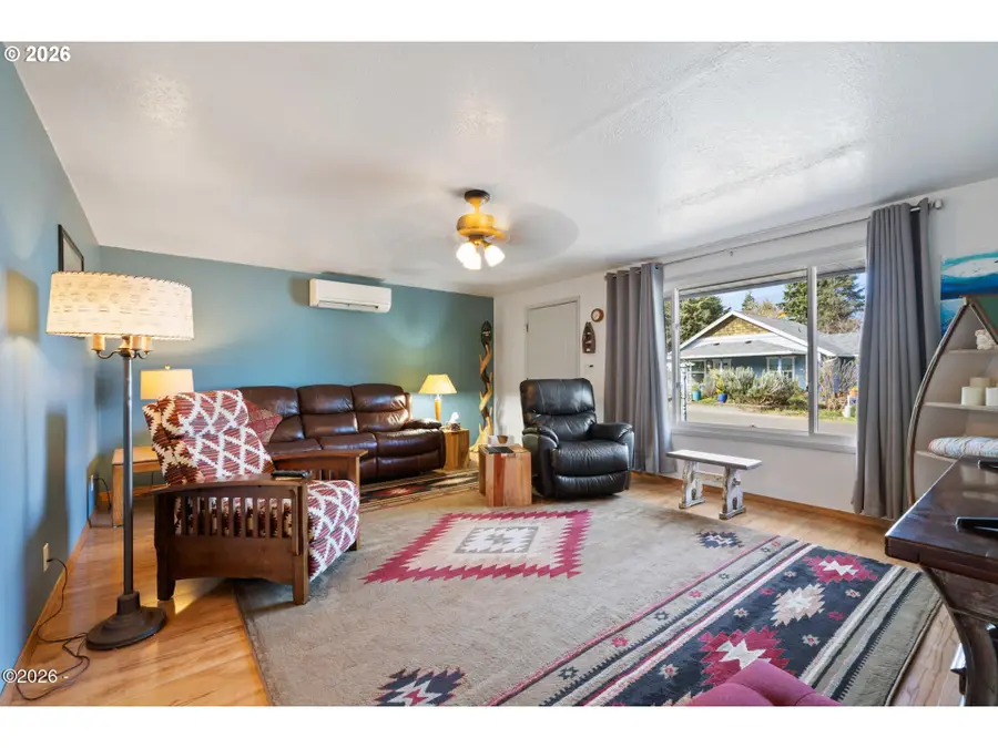 102 S Ocean Ave, Rockaway Beach, OR 97136 - #3