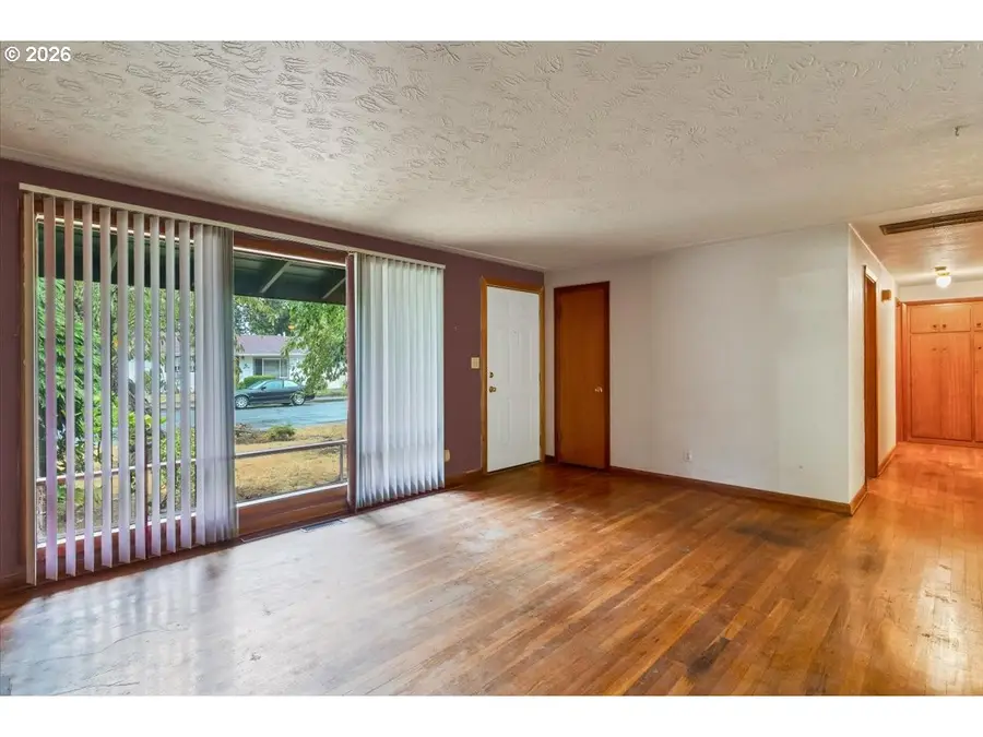 234 Gregory Ln, Salem, OR 97302 - #3